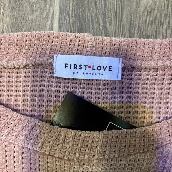 ⭐️ 3/$21 ⭐️ First Love Pink, Cream, and Blue Colorblock Sweater M NWT - Picture 2 of 9
